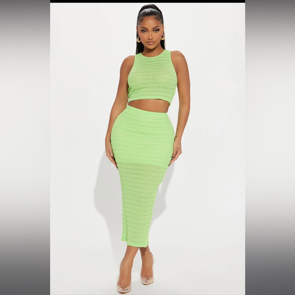 Fashion Nova 2 piece crop top skirt set